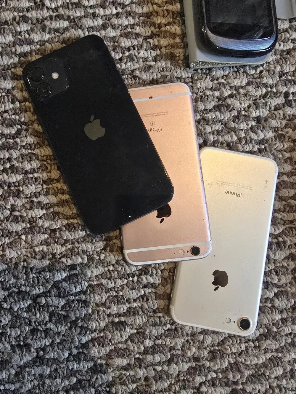22 Mixed Electronics Cell Phones - Assorted Black, Blue, Gold, White, Pink
